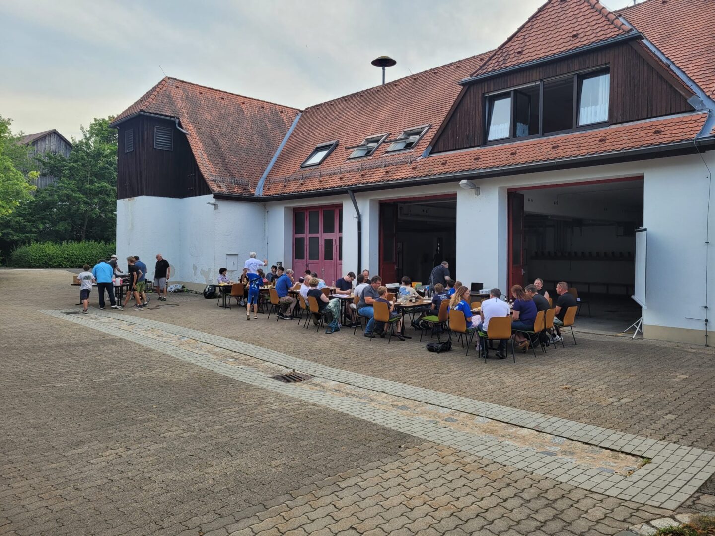 Erstes Sommerfest im Feuerwehrhaus – Jahreshauptversammlung der Schachabteilung